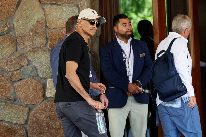 CEO Microsoft, Satya Nadella menghadiri Konferensi Media dan Teknologi tahunan Allen and Co. Sun Valley di Sun Valley Resort, Idaho, Amerika Serikat, Selasa (9/7/2024). (REUTERS/Brendan McDermid) CEO Microsoft, Satya Nadella menghadiri Konferensi Media dan Teknologi tahunan Allen and Co. Sun Valley di Sun Valley Resort, Idaho, Amerika Serikat, Selasa (9/7/2024). (REUTERS/Brendan McDermid)