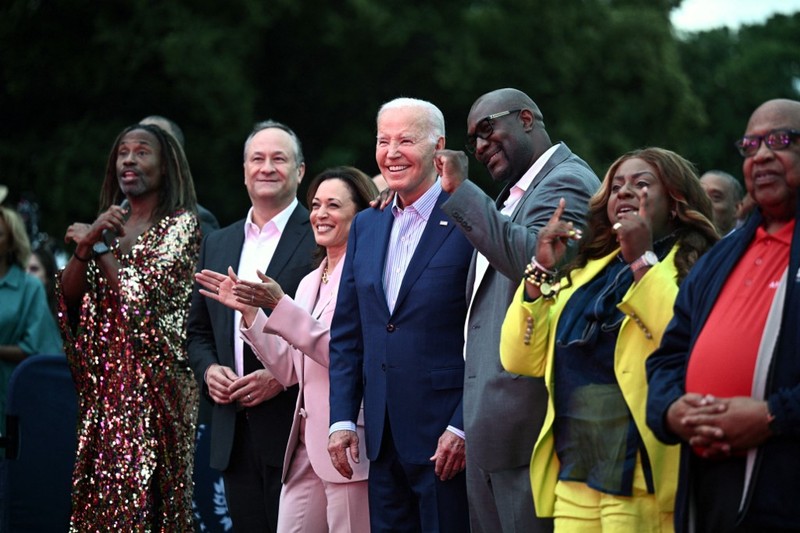 Presiden Amerika Serikat (AS) Joe Biden berbicara pada upacara penutupan peringatan 75 tahun NATO di Washington DC, AS, Kamis (11/7/2024). (REUTERS/Yves Herman)