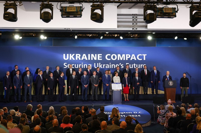Presiden Amerika Serikat (AS) Joe Biden berbicara pada upacara penutupan peringatan 75 tahun NATO di Washington DC, AS, Kamis (11/7/2024). (Stefan Rousseau/Pool via REUTERS)