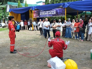 Pusri Sosialisasikan Tanggap Bencana Kebakaran Kampung Sehati 2024
