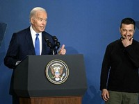 Momen Awkward Biden Keserimpet Lagi, Sebut Zelensky 'Presiden Putin'