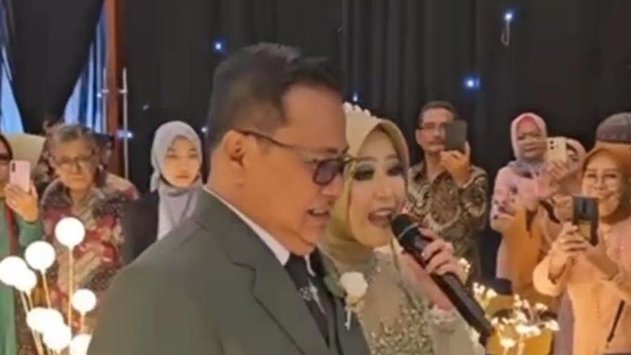 Bono Prihandoko dan Anie Carera