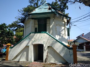 Kondisi Memprihatinkan Gedung Bunder Kebumen di Cirebon