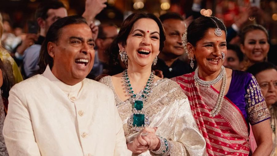 Momen Hastakshar, Penyambutan Calon Menantu Crazy Rich Mukesh Ambani. (Dok. Instagram via Detikcom)