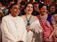 Warga India Ramai-Ramai Temui Peramal Agar Bisa Kaya Raya