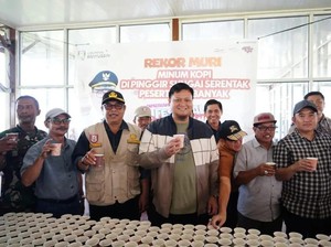 Dukung Rekor MURI, Pemkab Banyuasin Gelar Minum Kopi Bareng di Tepi Sungai