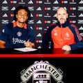 Resmi! MU Umumkan Perekrutan Penyerang Belanda Joshua Zirkzee