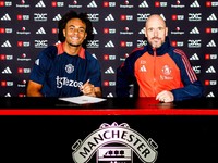 Resmi! MU Umumkan Perekrutan Penyerang Belanda Joshua Zirkzee