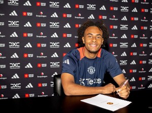 Jadi Striker Baru MU, Setajam Apa Joshua Zirkzee?