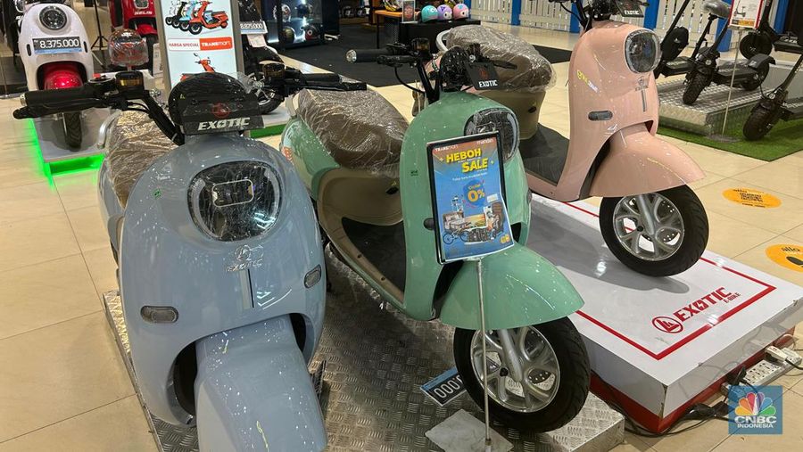 Motor Listrik Rp 5 Jutaan di Transmart. (CNBC Indonesia/Elga)