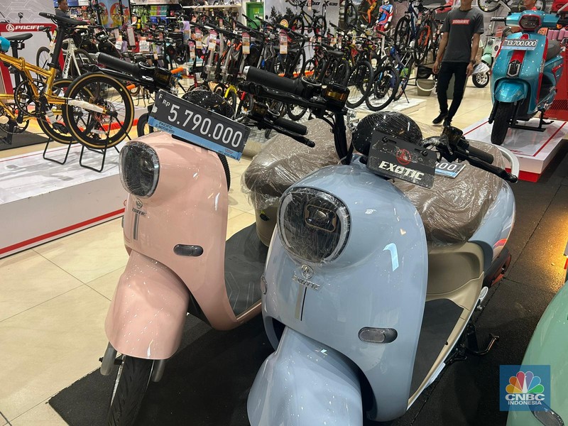 Motor Listrik Rp 5 Jutaan di Transmart. (CNBC Indonesia/Elga)