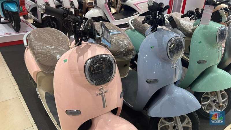 Motor Listrik Rp 5 Jutaan di Transmart. (CNBC Indonesia/Elga)