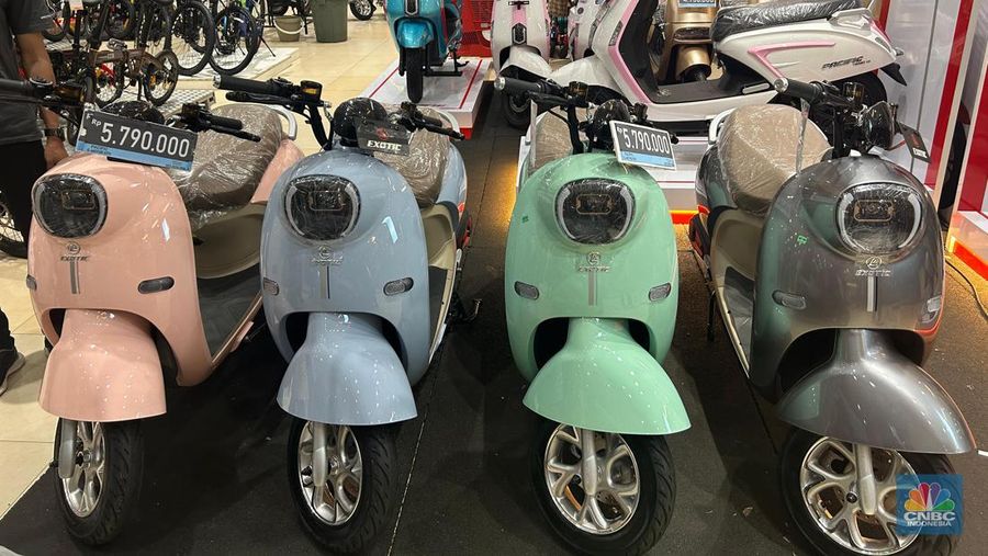 Motor Listrik Rp 5 Jutaan di Transmart. (CNBC Indonesia/Elga)