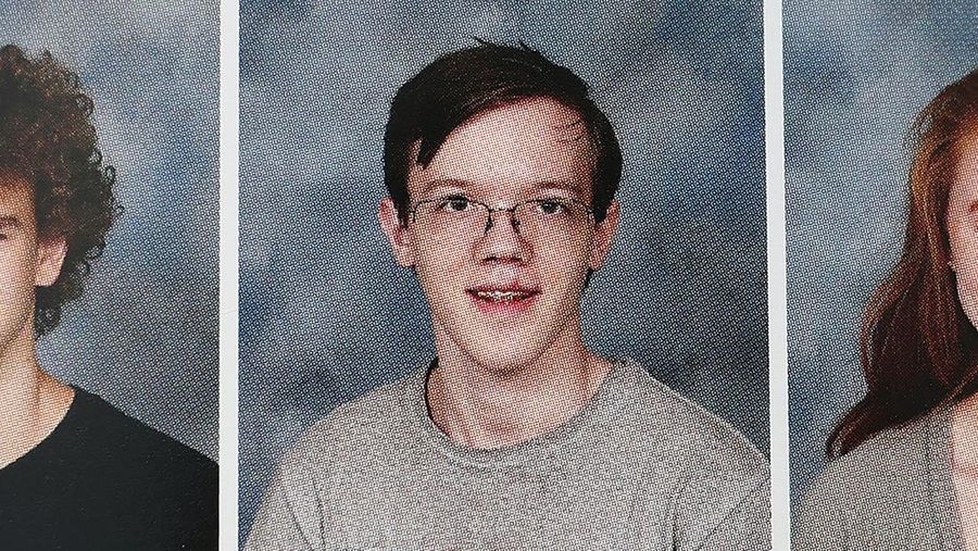 Pemandangan dari udara menunjukkan kendaraan anggota penegak hukum yang bekerja di rumah Thomas Matthew Crooks yang berusia 20 tahun, yang disebut oleh FBI sebagai 