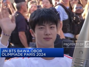 Video: Jin BTS Bawa Obor Olimpiade Paris 2024