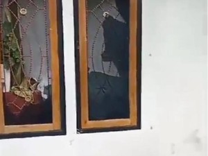 Kelompok OTK Rusak Rumah Dinas Ketua DPRD Maluku Tenggara, Anak-Istri Terluka