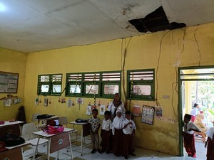 Miris! SD Negeri di Bawean Gresik Ini Cuma Dapat 4 Siswa Baru