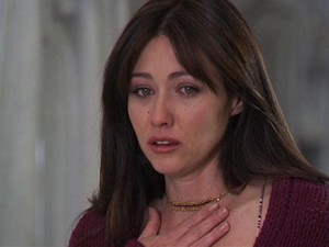 Shannen Doherty Mau Abunya Digabung dengan Abu Ayah dan Anjingnya