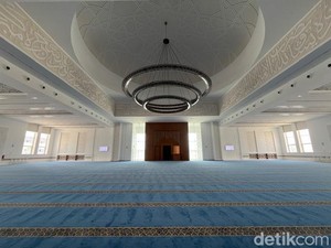 Menjelajahi Megahnya Masjid Presiden Jokowi di Abu Dhabi