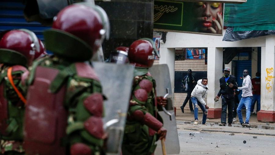 Demonstrasi menuntut Presiden Kenya William Ruto mundur berlangsung ricuh. (REUTERS/Thomas Mukoya)