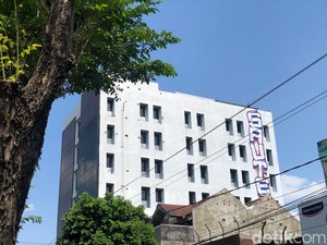 Vandalisme Sasar Dinding Gedung 8 Lantai di Jogja Dibuat dalam Semalam