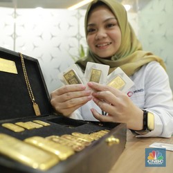 Cetak Rekor, Segini Harga Emas Di Gerai Antam