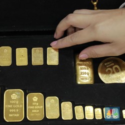 Harga Emas Antam Logam Mulia Naik 3 Hari Beruntun Jadi Rp1,956 Juta