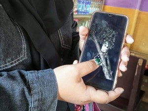 Viral Penampakan Pocong Terpotret Kamera Ponsel di Situbondo