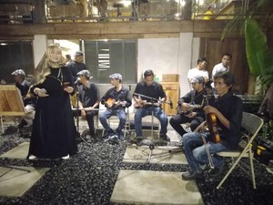 Kisah Grup Musik Keroncong Irama Pusaka Cirebon yang Menolak Punah
