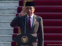 Jokowi Tiba-tiba Minta Maaf pada Petinggi TNI-Polri