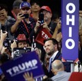 Resmi! Donald Trump Pilih 'Kembarannya' Jadi Calon Wakil Presiden AS