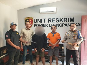 Suami dan Anak di Gresik Bacok Tetangga yang Chat Mesra Istrinya