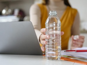 Pengusaha Waswas Keuntungan Anjlok Imbas Larangan Jual Air Kemasan di Bali
