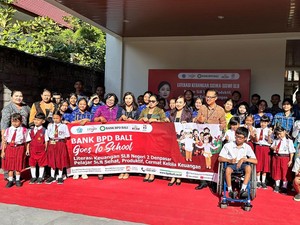 Upaya BPD Bali Beri Literasi Keuangan Inklusif ke Siswa SLBN 2 Denpasar