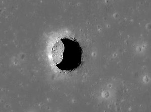 Ilmuwan Temukan Lubang untuk Tempat Tinggal Ideal di Bulan