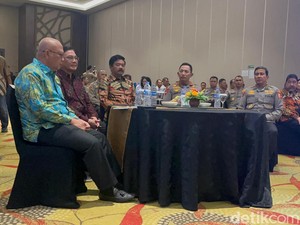 Kapolri-Menko Polhukam Hadiri Malam Penganugerahan Kompolnas Awards 2024