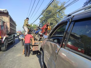 Kecelakaan 6 Kendaraan di Gresik: 1 Orang Tewas-7 Luka-2 Terpental ke Sungai