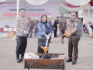 Kejari Bandar Lampung Musnahkan Barang Bukti 361 Perkara, Ada Sabu-Kosmetik