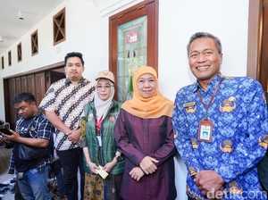 Terima Pantarlih Coklit Pilkada Serentak 2024, Begini Pesan Khofifah