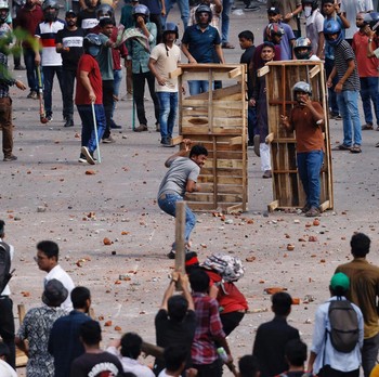 Negara Muslim Kacau Balau karena PNS, Demo Berdarah-Warga Pingsan