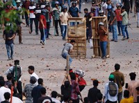 Negara Muslim Kacau Balau karena PNS, Demo Berdarah-Warga Pingsan