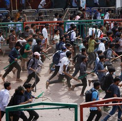 Bangladesh Chaos bak RI 98, Negara Darurat-Puluhan Orang Tewas