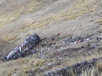 Potret Horor Bus Terjun ke Jurang di Peru, 26 Orang Tewas
