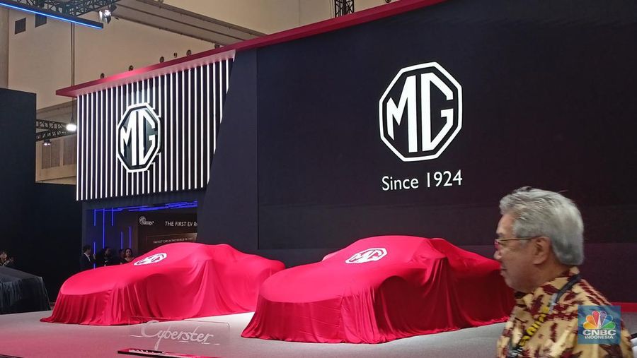 MG mengenalkan EV Roadster pertama di dunia, MG Cyberster dalam ajang Gaikindo Indonesia International Auto Show (GIIAS) 2024 di Indonesia Convention Exhibition (ICE), BSD pada Rabu (17/7/2024). (CNBC Indonesia/Ferry Sandi)