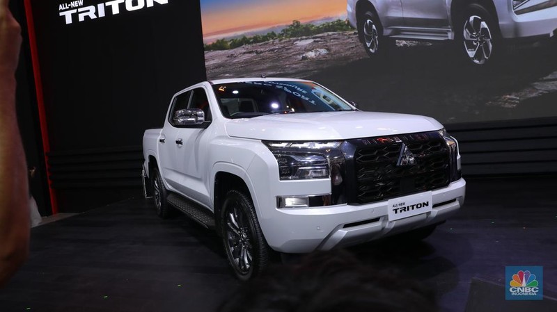 Suasana pengunjung di acara Ajang Gaikindo Indonesia International Auto Show (GIIAS) 2024, Rabu (17/7/2024). (վ/Muhammad Sabki)