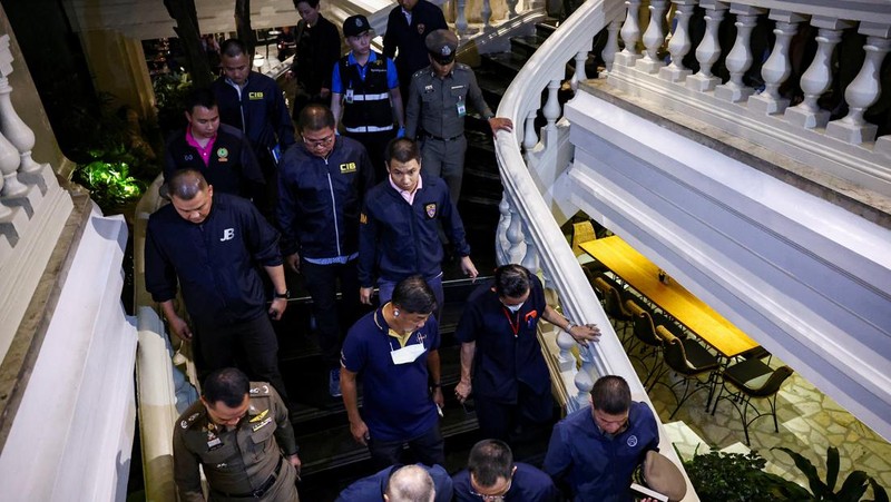 Pemandangan umum hotel Grand Hyatt Erawan yang diyakini sedikitnya 6 orang dilaporkan tewas, di Bangkok, Thailand, 16 Juli 2024. (REUTERS/Chalinee Thirasupa)