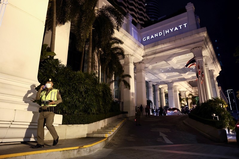 Pemandangan umum hotel Grand Hyatt Erawan yang diyakini sedikitnya 6 orang dilaporkan tewas, di Bangkok, Thailand, 16 Juli 2024. Pemandangan umum hotel Grand Hyatt Erawan yang diyakini sedikitnya 6 orang dilaporkan tewas, di Bangkok, Thailand, 16 Juli 2024. (REUTERS/Chalinee Thirasupa)