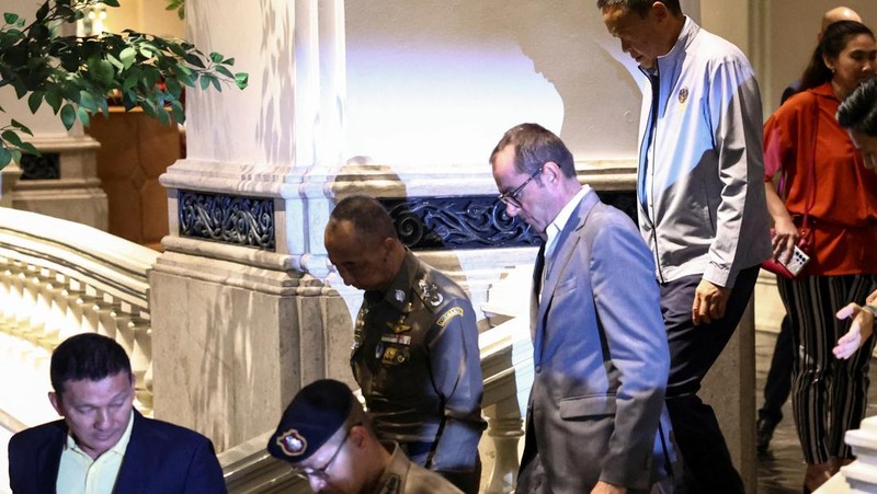 Pemandangan umum hotel Grand Hyatt Erawan yang diyakini sedikitnya 6 orang dilaporkan tewas, di Bangkok, Thailand, 16 Juli 2024. (REUTERS/Chalinee Thirasupa)