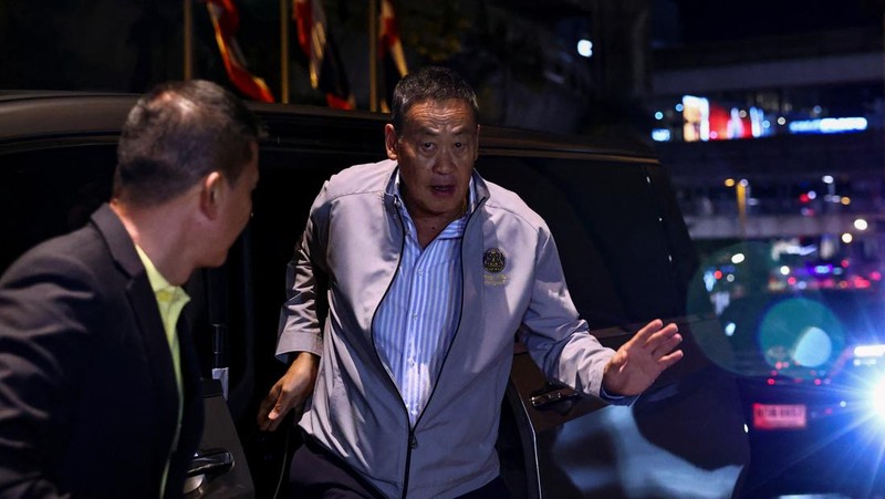 Pemandangan umum hotel Grand Hyatt Erawan yang diyakini sedikitnya 6 orang dilaporkan tewas, di Bangkok, Thailand, 16 Juli 2024. (REUTERS/Chalinee Thirasupa)