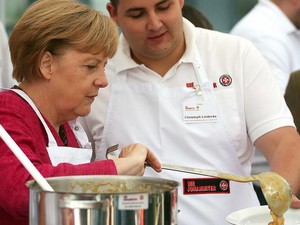 Presiden Jerman Beri Penghormatan ke Angela Merkel di Hari Jadinya ke-70